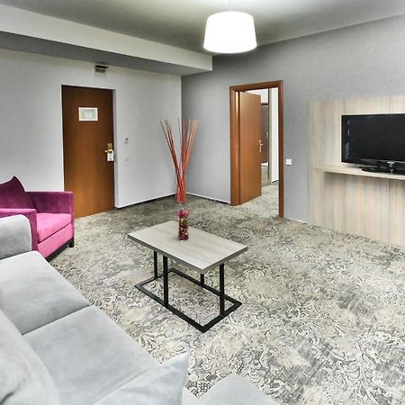 Hotel Europeca Craiova Bagian luar foto