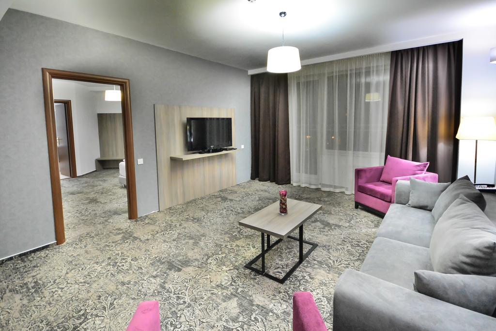 Hotel Europeca Craiova Bagian luar foto