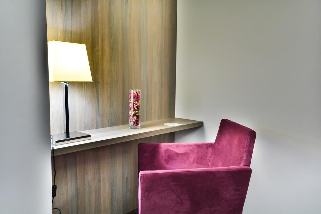Hotel Europeca Craiova Bagian luar foto