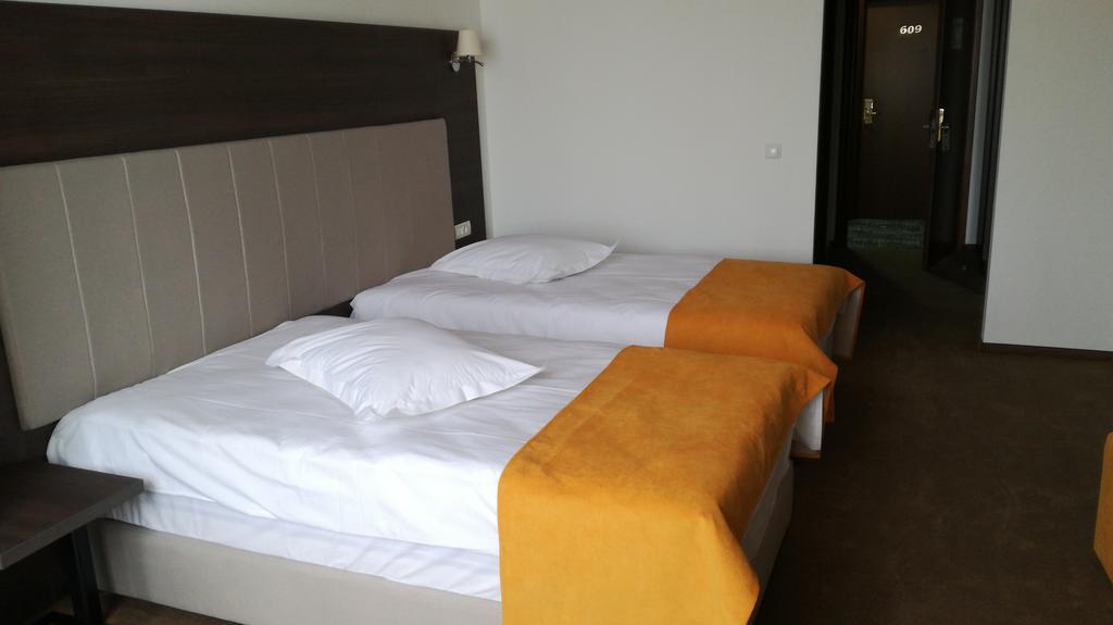 Hotel Europeca Craiova Bagian luar foto
