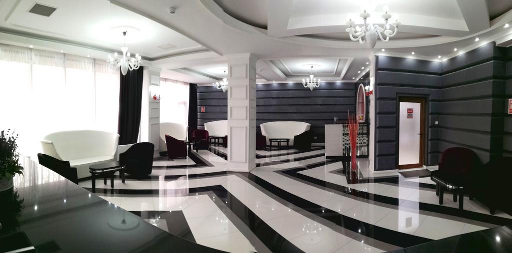 Hotel Europeca Craiova Bagian luar foto