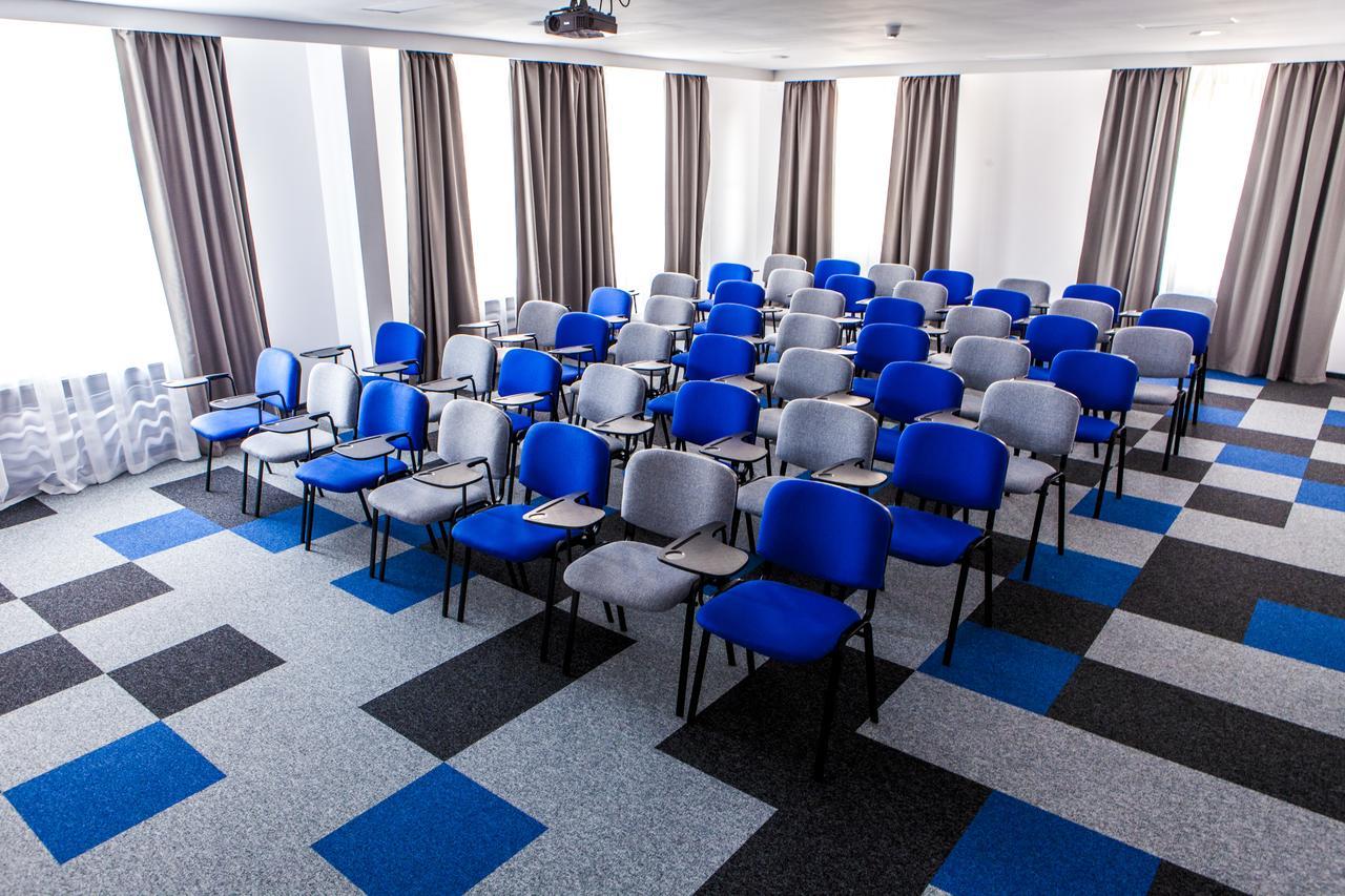 Hotel Europeca Craiova Bagian luar foto
