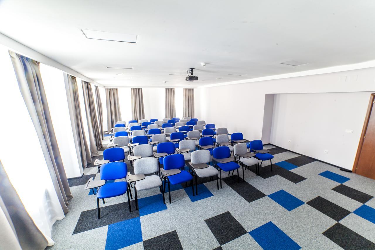 Hotel Europeca Craiova Bagian luar foto