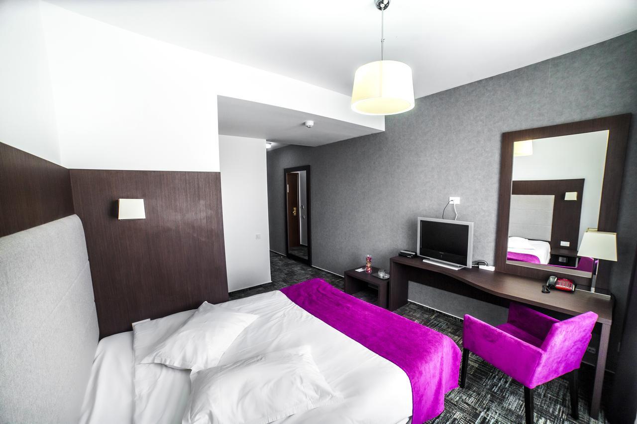 Hotel Europeca Craiova Bagian luar foto
