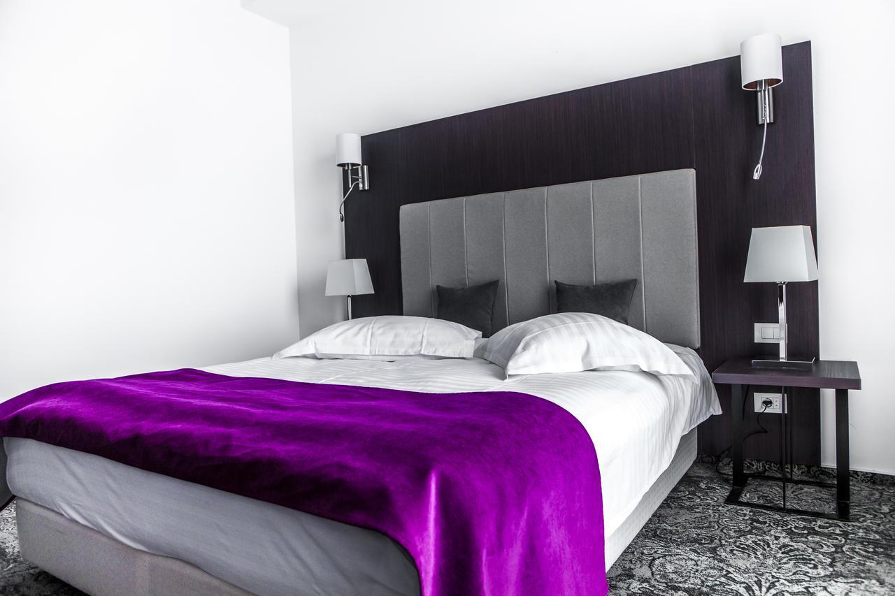Hotel Europeca Craiova Bagian luar foto
