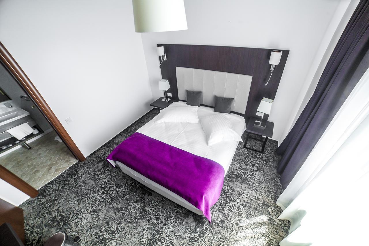 Hotel Europeca Craiova Bagian luar foto