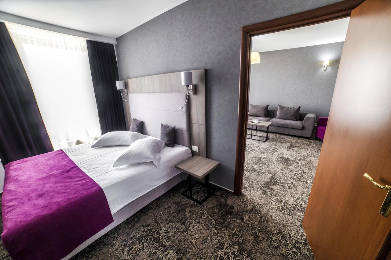 Hotel Europeca Craiova Bagian luar foto