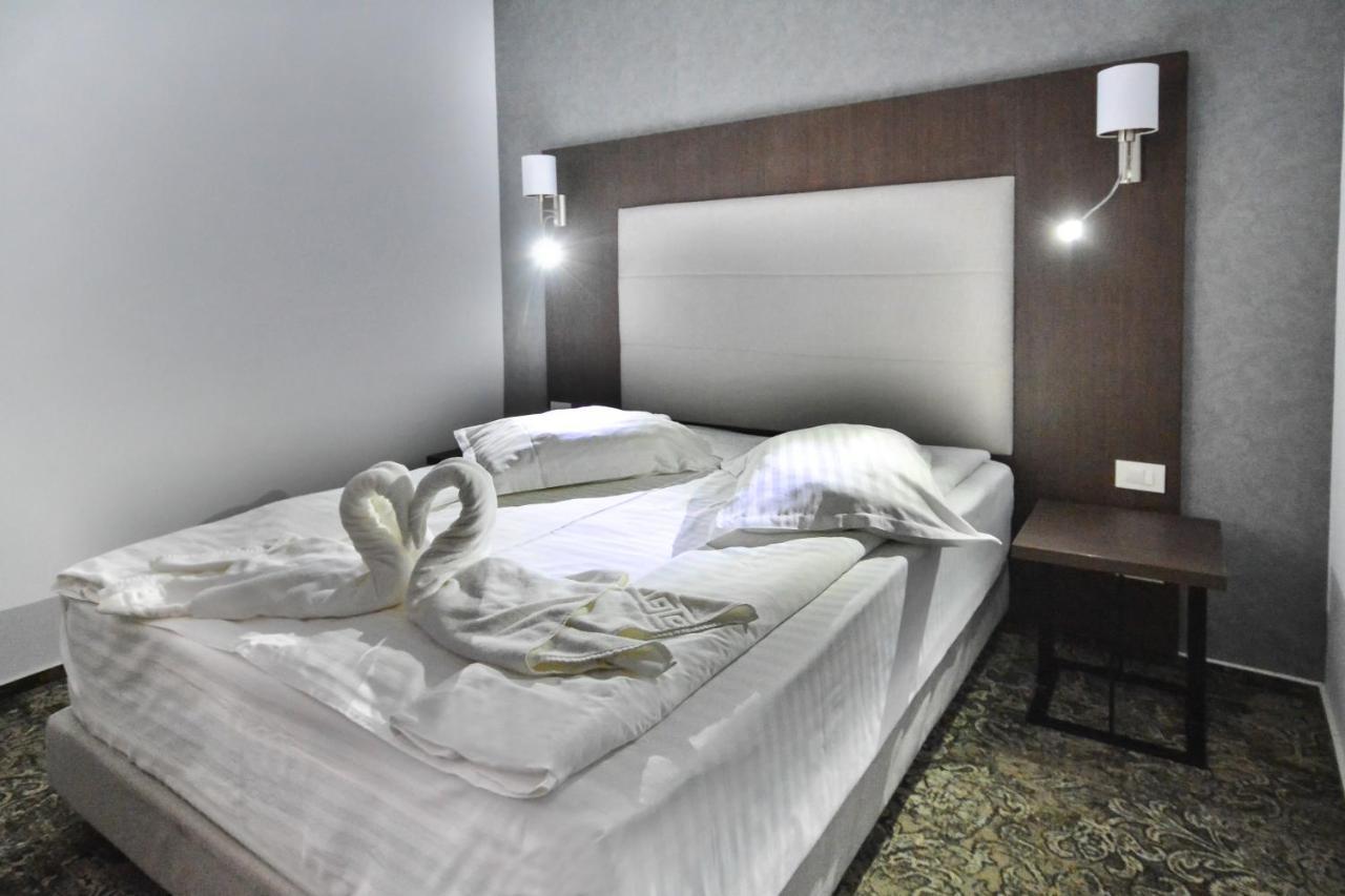 Hotel Europeca Craiova Bagian luar foto