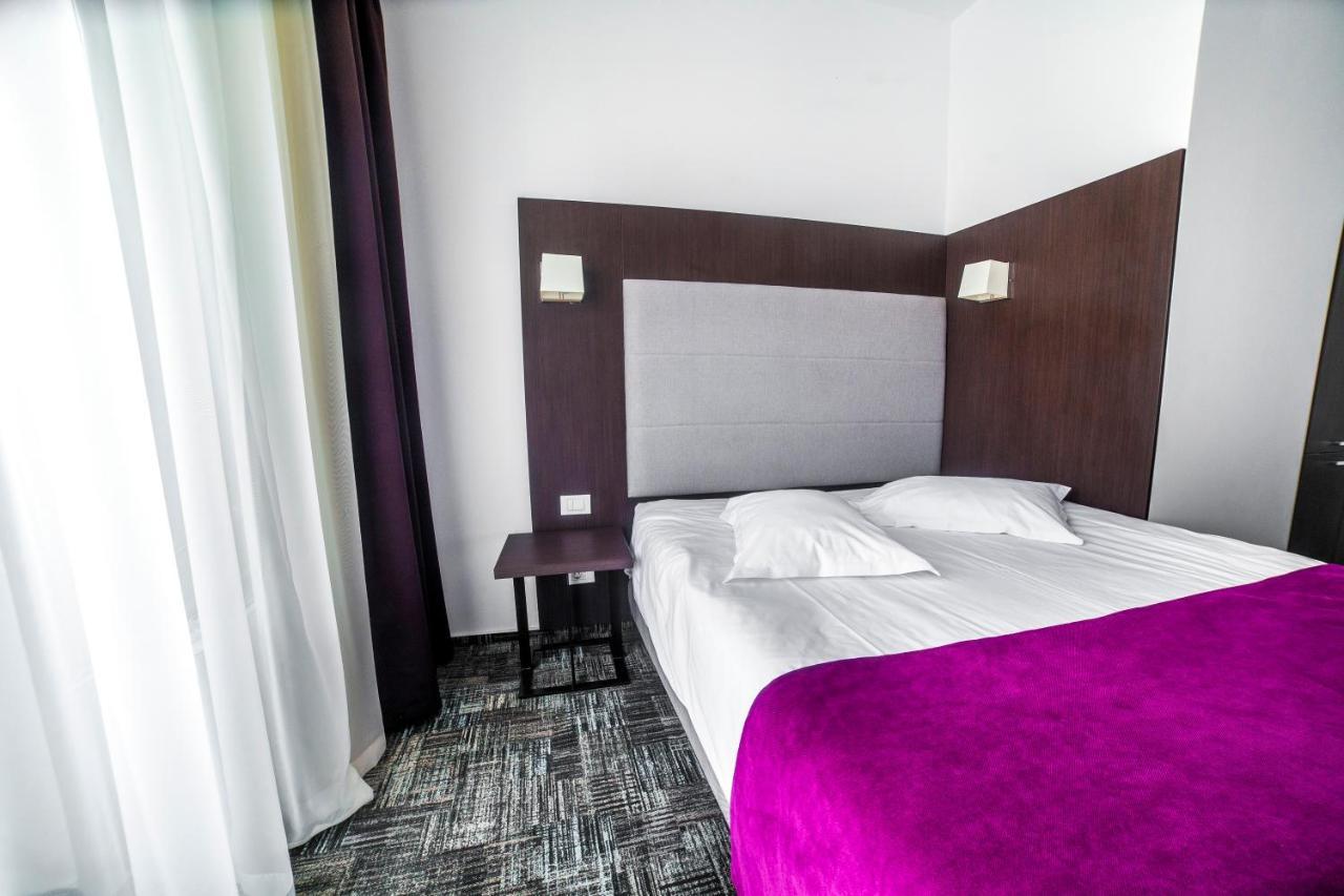 Hotel Europeca Craiova Bagian luar foto