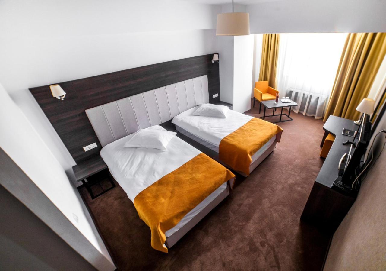 Hotel Europeca Craiova Bagian luar foto