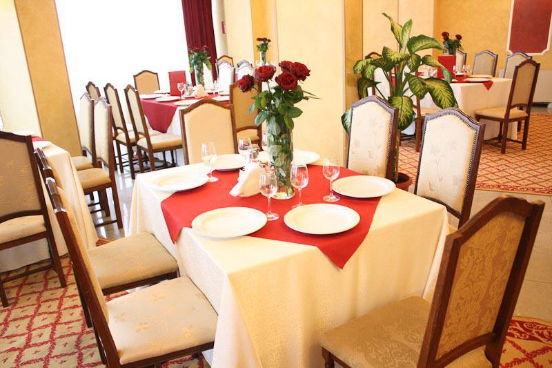 Hotel Europeca Craiova Bagian luar foto